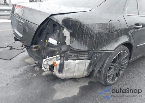 2004 Mercedes-Benz E 320 z USA, uszkodzony, nr VIN WDBUF65J34A599169